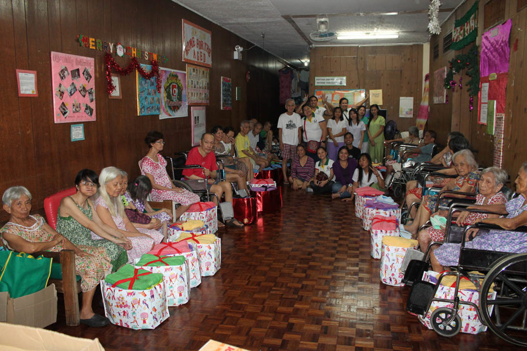 Home for the Aged Gift Giving Philippine Life Insurance Association, Inc.